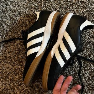 Adidas samba indoor soccer shoes